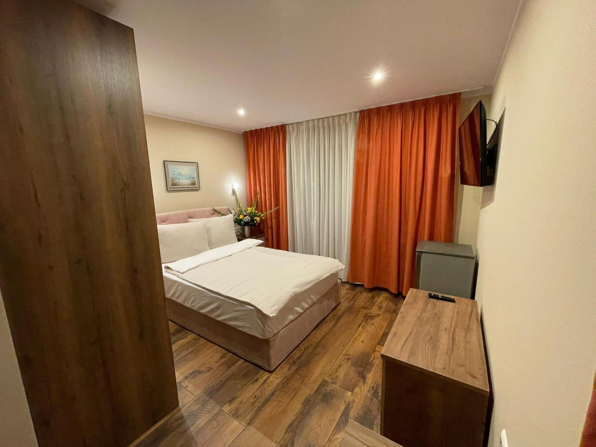 Hotel Post เนือร์ทิงเงิน ภายนอก รูปภาพ