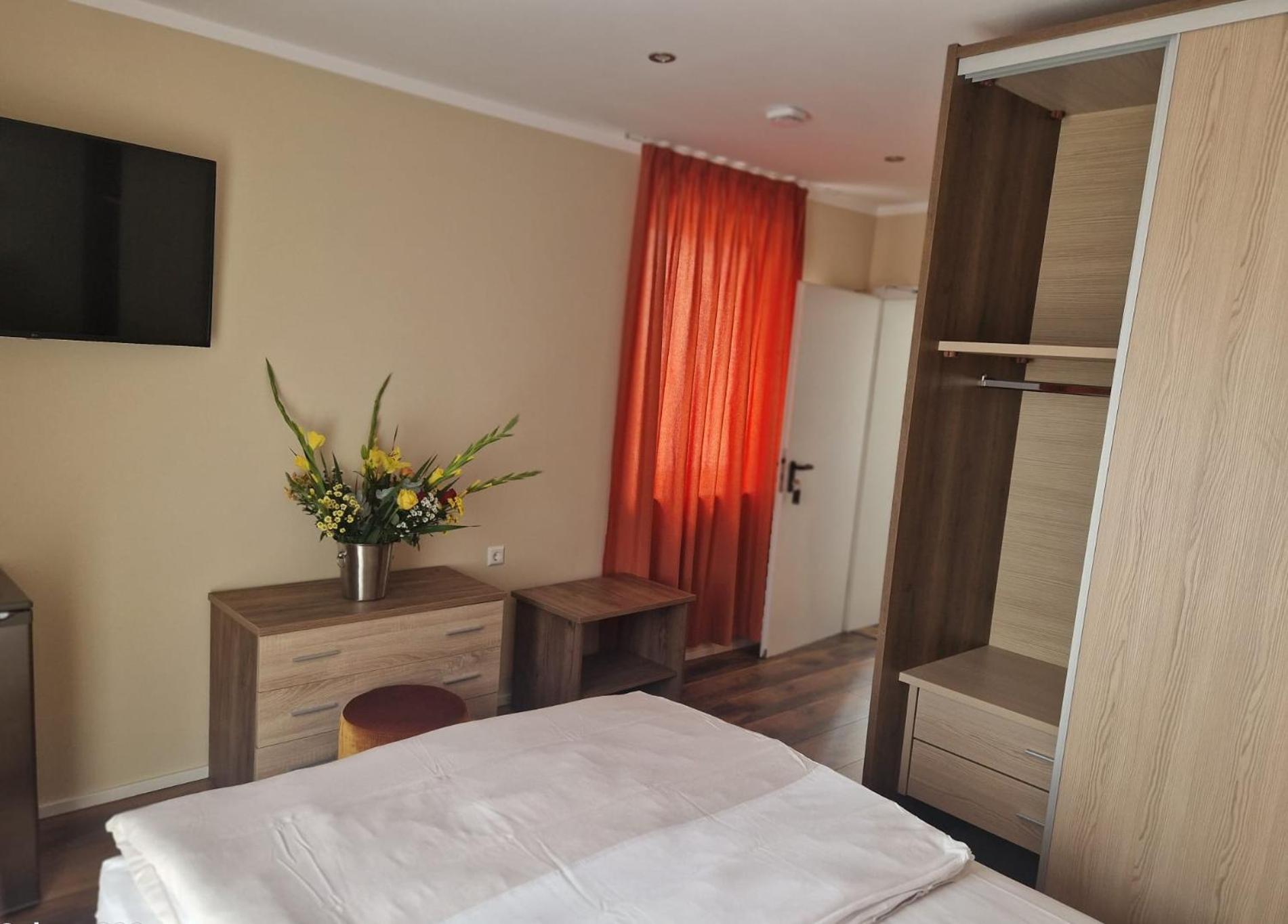Hotel Post เนือร์ทิงเงิน ภายนอก รูปภาพ