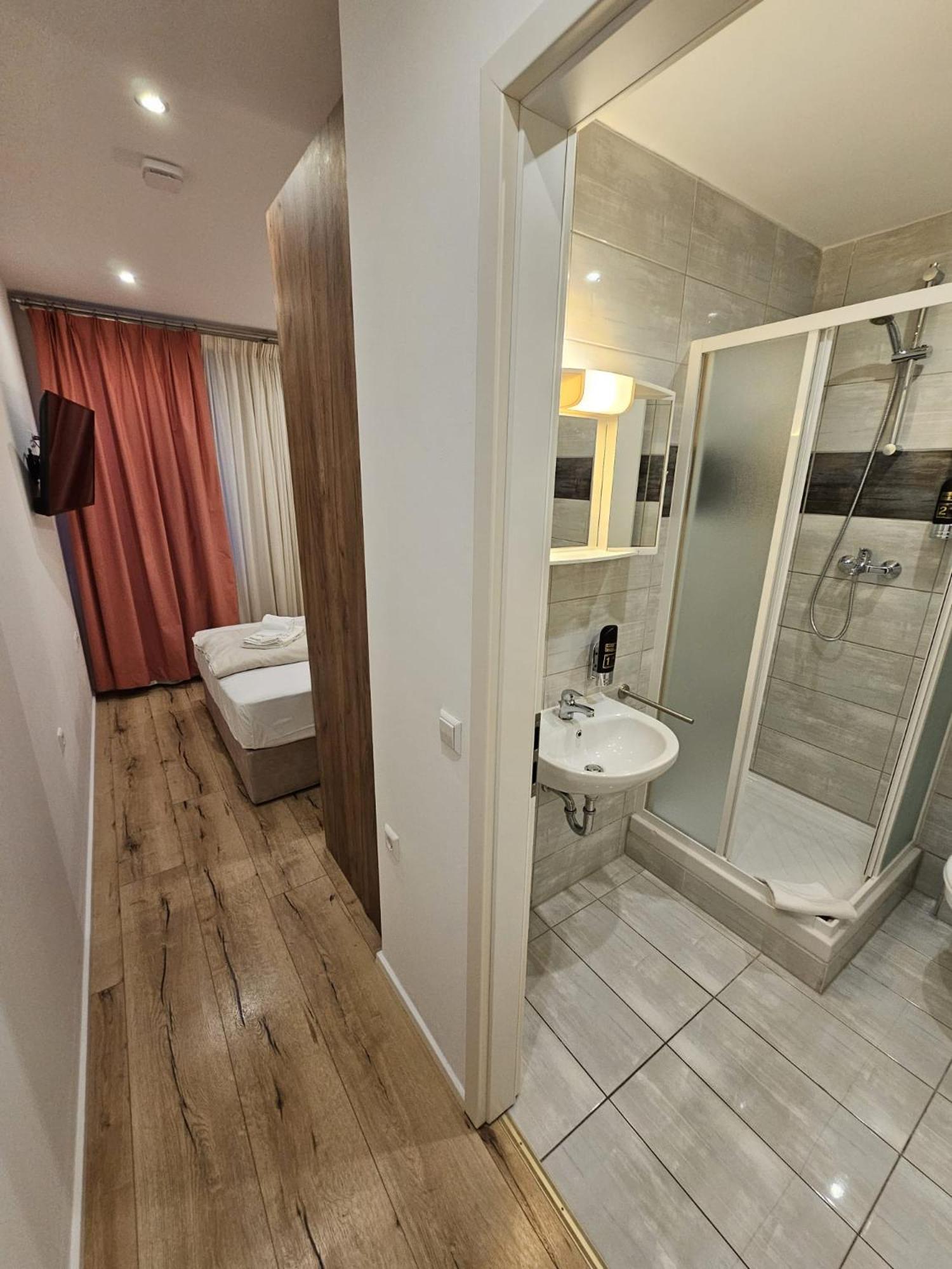 Hotel Post เนือร์ทิงเงิน ภายนอก รูปภาพ